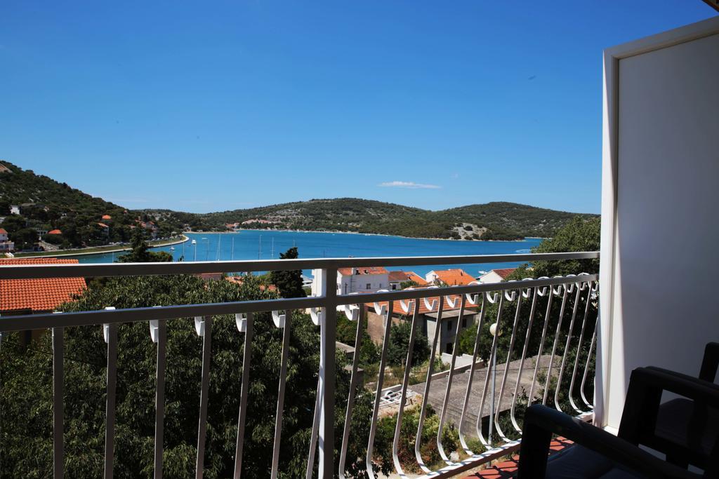 Apartments Roko Tisno Dış mekan fotoğraf