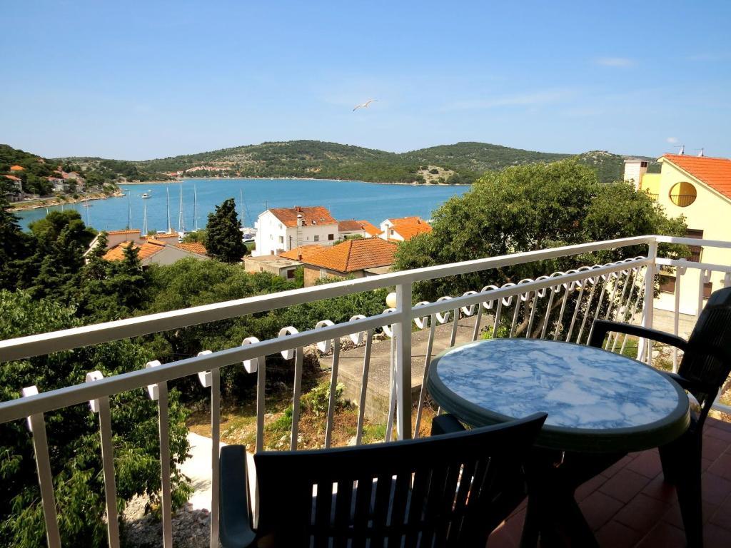 Apartments Roko Tisno Dış mekan fotoğraf
